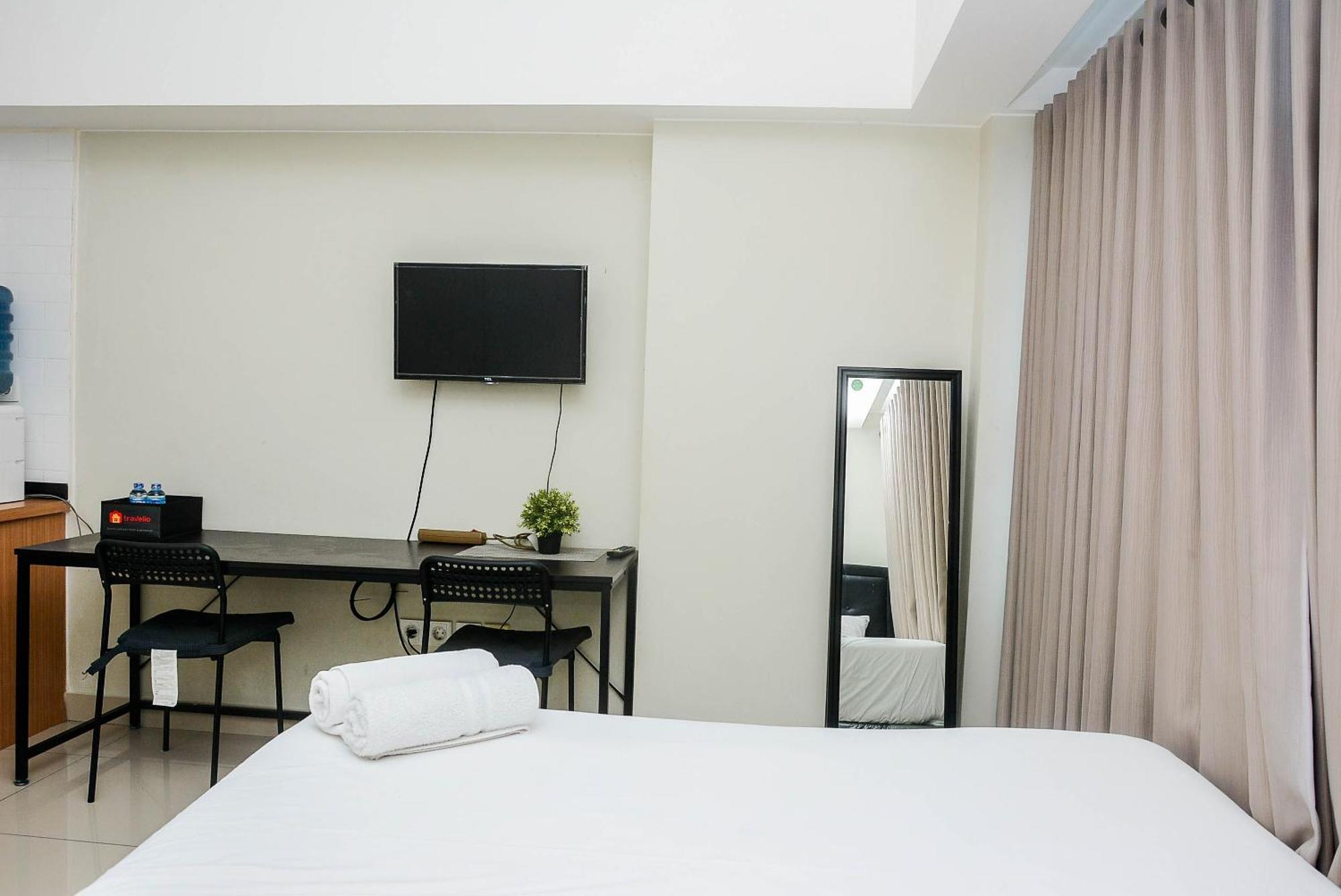 Comfy At The Springlake Summarecon By Travelio Apartemen Bekasi