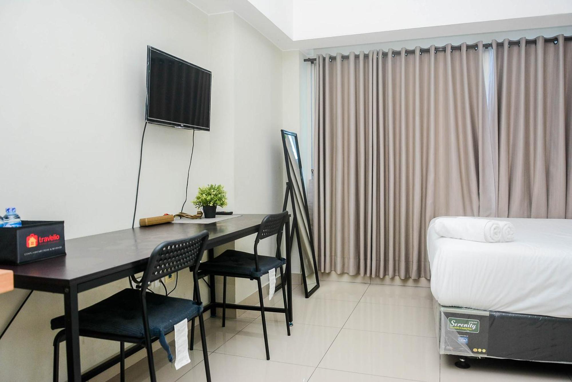 Comfy At The Springlake Summarecon By Travelio Apartemen Bekasi
